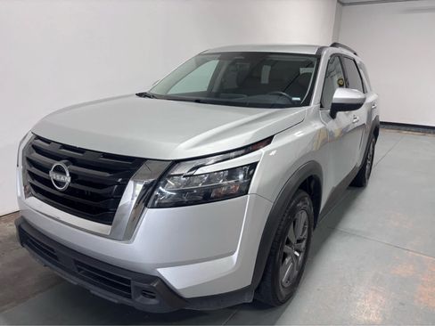 Used 2025 Nissan Pathfinder SV AWD/4WD image 1