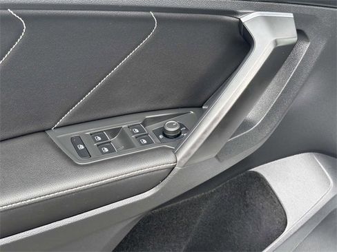 Certified 2022 Volkswagen Tiguan SE image 15