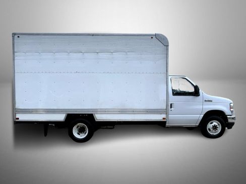 Used 2021 Ford E-350 and Econoline 350 Super Duty w/ Power Windows & Locks Group RWD image 4