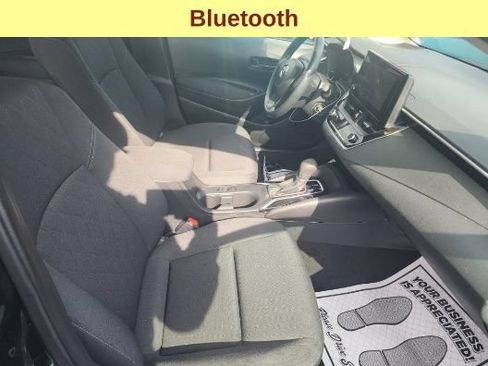 Used 2025 Toyota Corolla LE FWD image 10