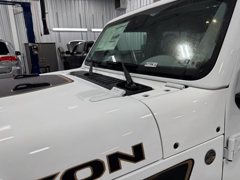 New 2025 Jeep Wrangler Unlimited Rubicon 392 image 3