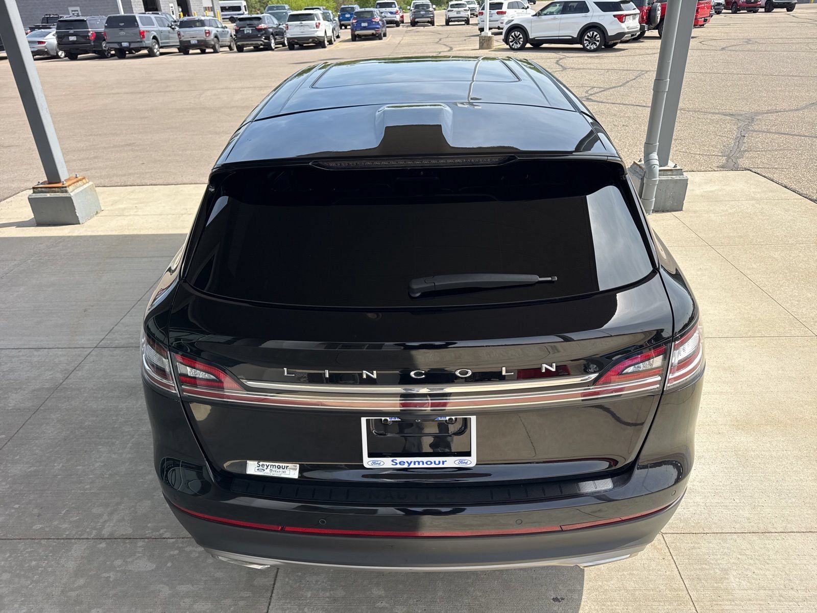 Used 2023 Lincoln Nautilus Reserve AWD/4WD image 6