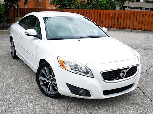 Used 2011 Volvo C70 T5 w/ Convenience Pkg FWD image 5