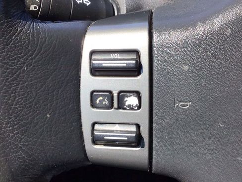 Used 2011 Nissan Titan SV w/ SV Premium Utility Pkg image 19