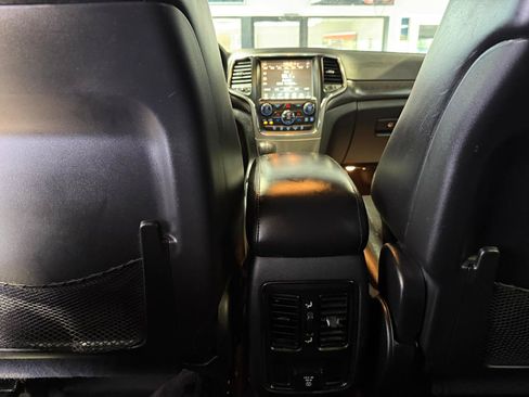 Used 2017 Jeep Grand Cherokee Altitude AWD/4WD image 20
