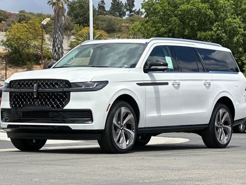 New 2026 Lincoln Navigator L Black Label AWD/4WD image 7