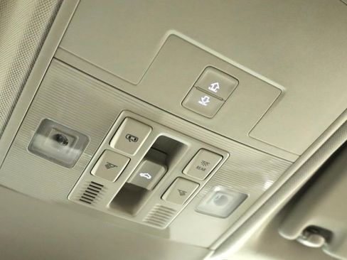 New 2026 Volkswagen Taos SE image 30