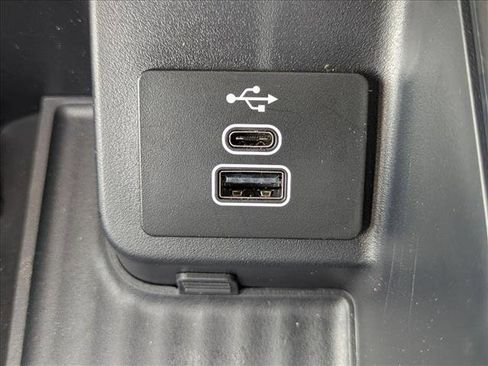 New 2025 Ford Expedition Active image 16