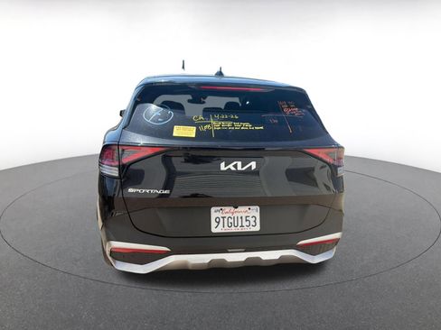 Used 2025 Kia Sportage LX FWD image 5