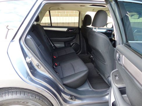 Used 2018 Subaru Outback 2.5i Premium AWD/4WD image 36