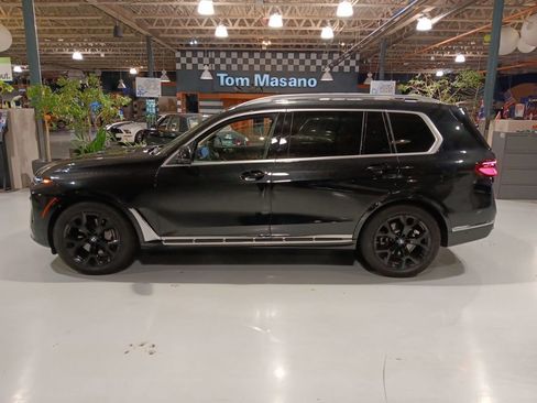 Used 2024 BMW X7 xDrive40i image 9