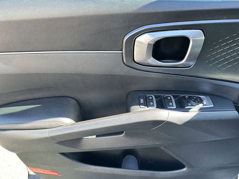 Used 2025 Kia Sorento EX image 15