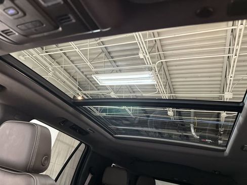 Used 2022 GMC Yukon Denali image 18