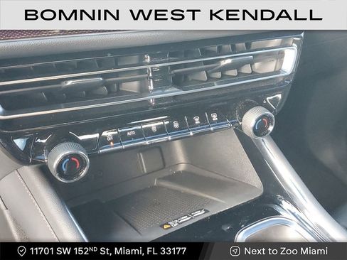 Used 2024 Chevrolet Traverse RS image 29