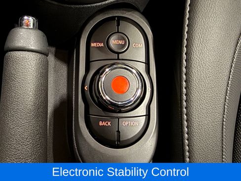 Used 2020 MINI Cooper 2-Door Hardtop image 22