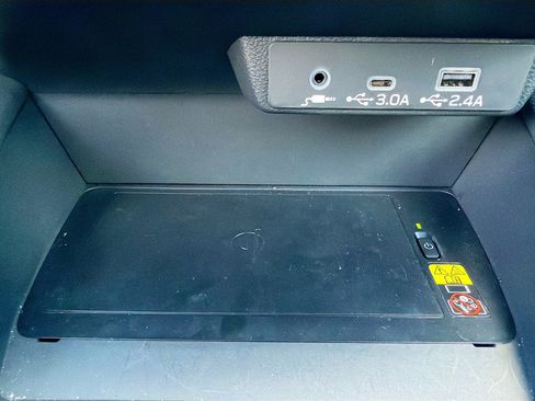 Used 2025 Subaru Forester Touring image 31