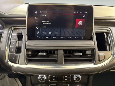 Used 2024 GMC Yukon AT4 w/ Technology Package AWD/4WD image 17