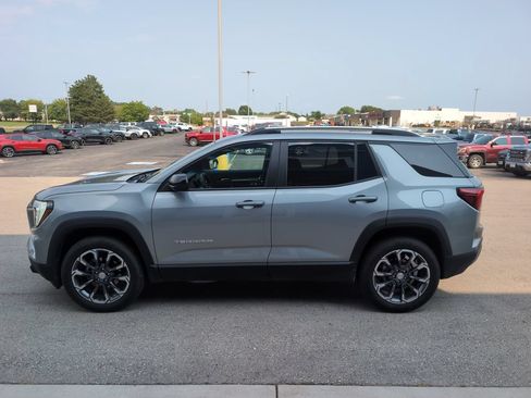 Used 2025 GMC Terrain Elevation w/ Elevation Premium Package AWD/4WD image 5