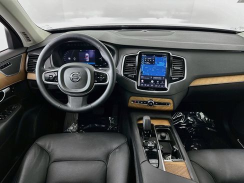 Used 2025 Volvo XC90 B6 Plus w/ Protection Package Premier AWD/4WD image 23