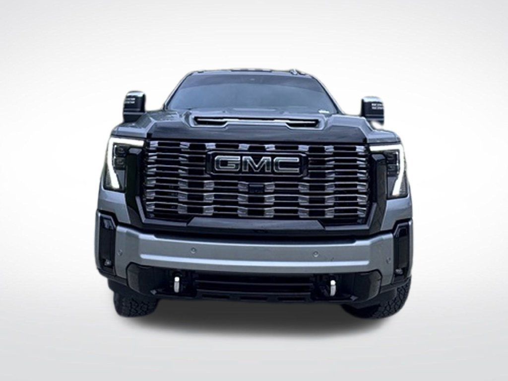 Used 2026 GMC Sierra 3500 Denali Ultimate w/ LPO, Black Badging Package AWD/4WD image 2
