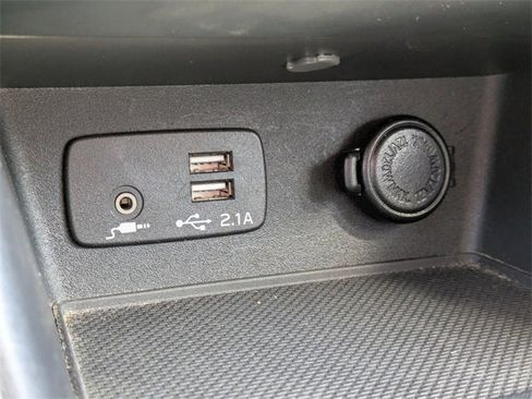 Used 2019 Subaru Forester Premium w/ All-Weather Package image 24