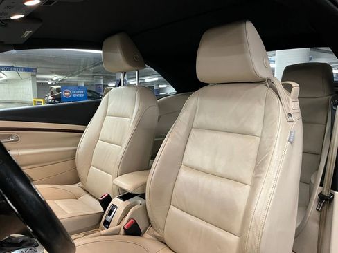 Used 2009 Volkswagen Eos Lux FWD image 17