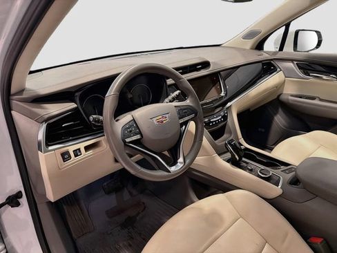 Certified 2024 Cadillac XT6 Premium Luxury AWD/4WD image 9