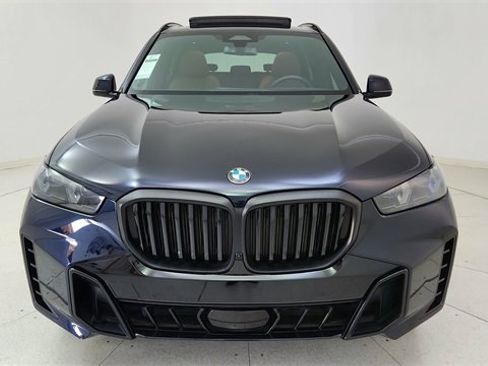 Used 2024 BMW X5 xDrive40i w/ M Sport Package image 2
