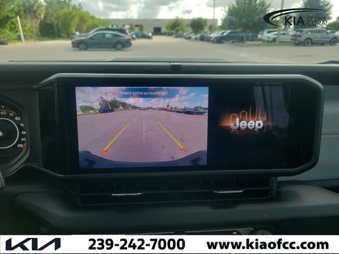 Used 2024 Jeep Gladiator Sport AWD/4WD image 26