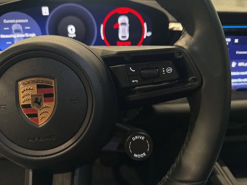 Used 2025 Porsche Macan 4 Electric image 26