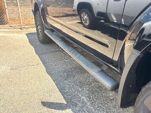 Used 2018 Nissan Frontier SV AWD/4WD image 8