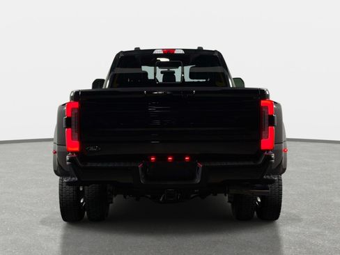 Used 2026 Ford F450 Platinum w/ FX4 Off-Road Package AWD/4WD image 4