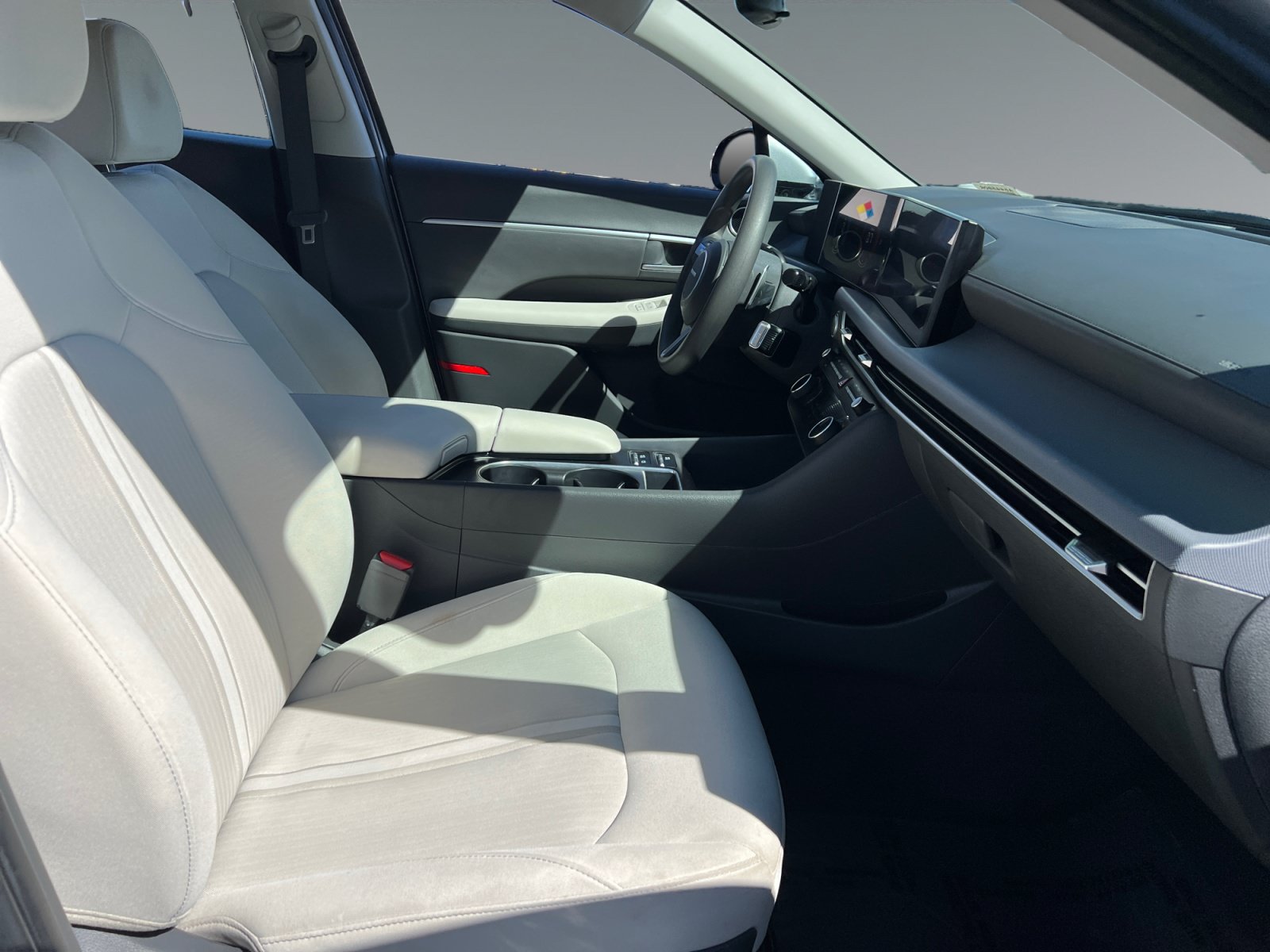 Used 2025 Hyundai Sonata SEL FWD image 15