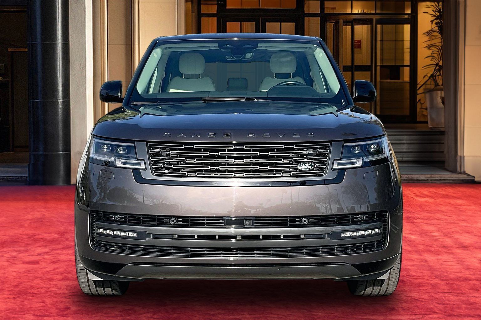 Certified 2024 Land Rover Range Rover SE AWD/4WD image 3