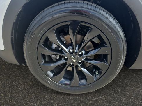 Used 2020 Kia Sorento EX image 14