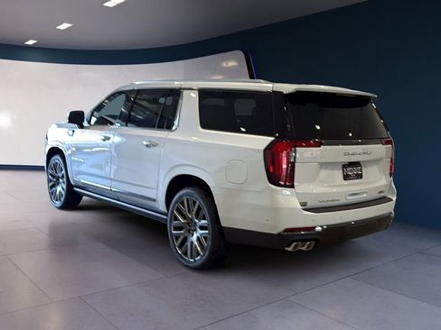 New 2026 GMC Yukon XL Denali Ultimate w/ LPO, Floor Liner Package AWD/4WD image 5