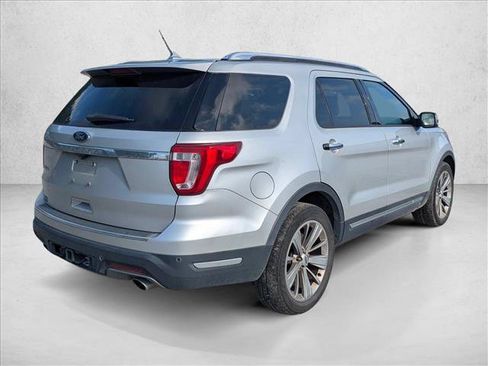 Used 2019 Ford Explorer Limited w/ Class III Trailer Tow Package FWD image 5