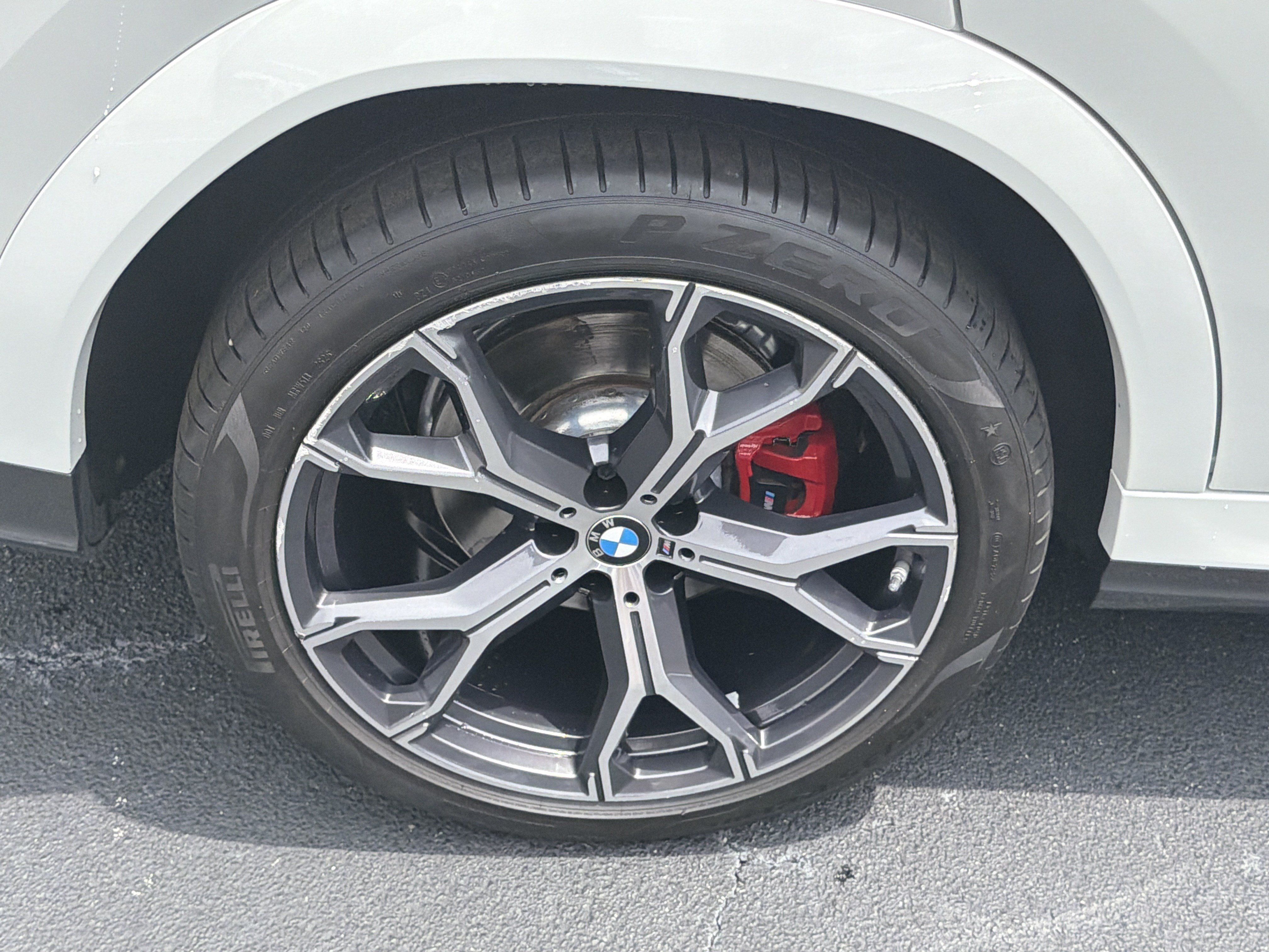 Used 2022 BMW X6 xDrive40i w/ M Sport Package AWD/4WD image 17