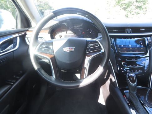 Used 2016 Cadillac XTS Luxury image 14