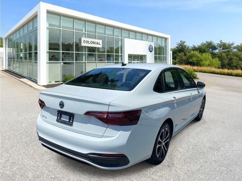 Used 2023 Volkswagen Jetta Sport FWD image 5