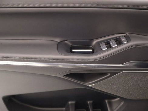 New 2025 Lincoln Navigator Reserve w/ Jet Appearance Package AWD/4WD image 17