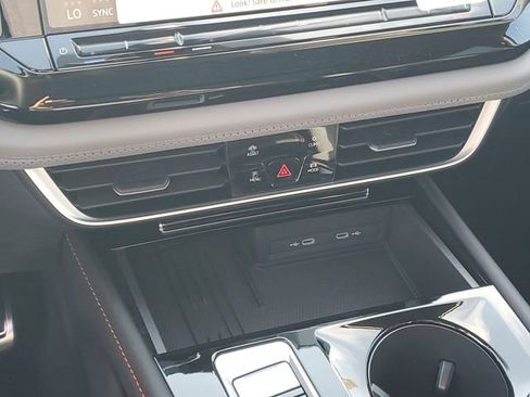 New 2026 Volkswagen Atlas Peak Edition AWD/4WD image 25