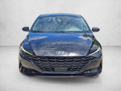 Used 2023 Hyundai Elantra SEL w/ Convenience Package FWD image 2