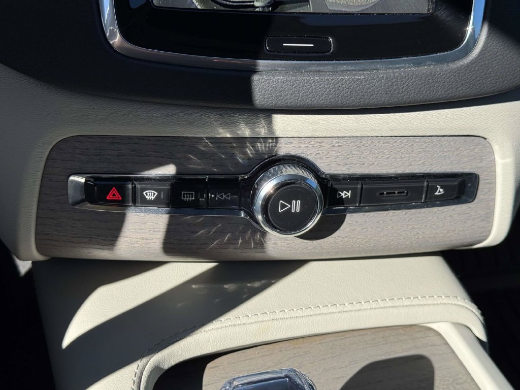 Certified 2024 Volvo XC90 T8 Ultimate w/ Protection Package AWD/4WD image 26