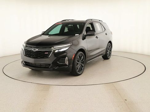 Used 2023 Chevrolet Equinox RS w/ RS Leather Package FWD image 11