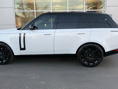 Used 2025 Land Rover Range Rover SE