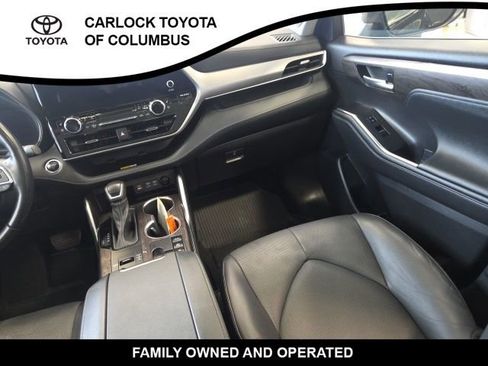 Used 2023 Toyota Highlander Platinum image 19