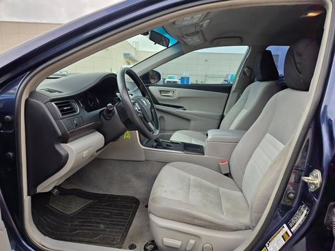 Used 2016 Toyota Camry LE FWD image 9