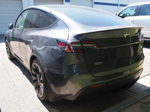 Used 2022 Tesla Model Y Performance AWD/4WD image 5