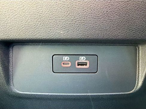 Certified 2025 Nissan Frontier SV image 26